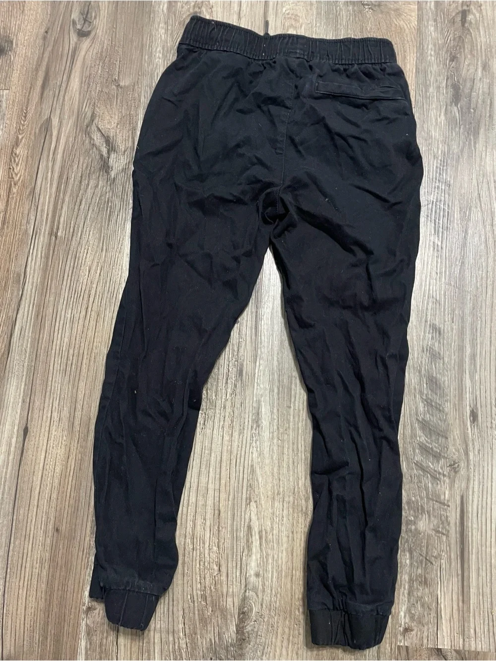 Kids black  jogger pants with adjustable waist and cuffs. Size: M 8